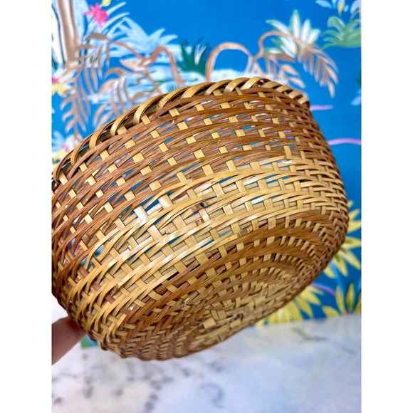 Vintage Bamboo Two Toned Woven Basket. Small - Picture 4 of 7